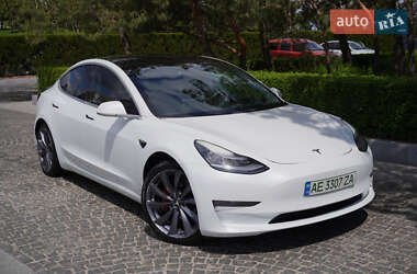 Tesla Model 3  2018