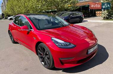 Tesla Model 3  2020