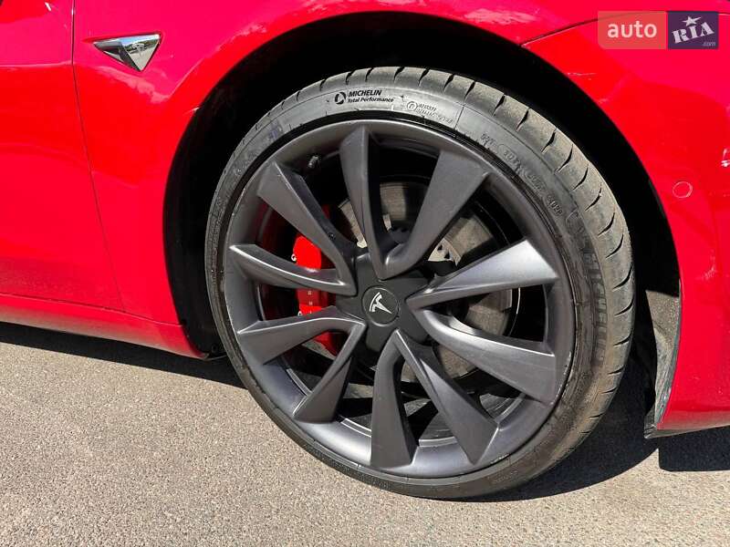 Седан Tesla Model 3 2020 в Виннице