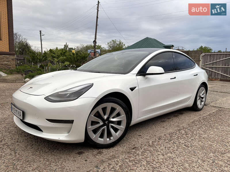 Седан Tesla Model 3 2022 в Києві