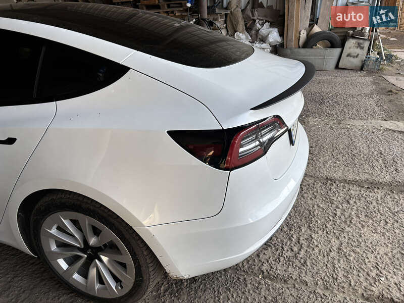 Седан Tesla Model 3 2022 в Києві