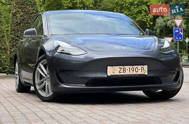 Tesla Model 3  2019