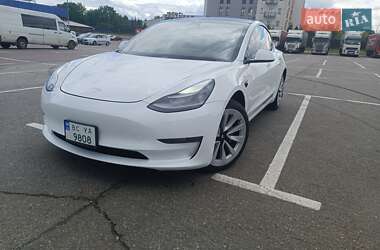 Tesla Model 3  2020