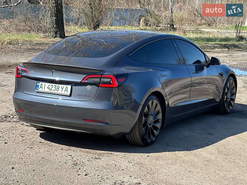 Седан Tesla Model 3 2023 в Фастове