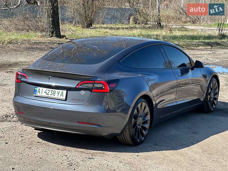 Седан Tesla Model 3 2023 в Фастове