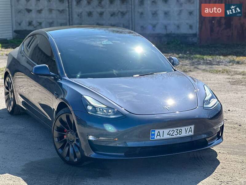Седан Tesla Model 3 2023 в Фастове