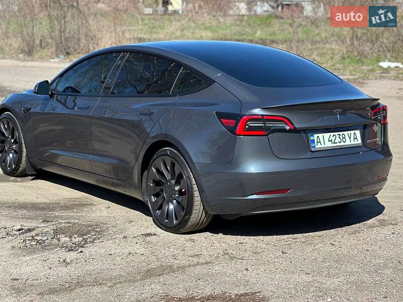 Седан Tesla Model 3 2023 в Фастове