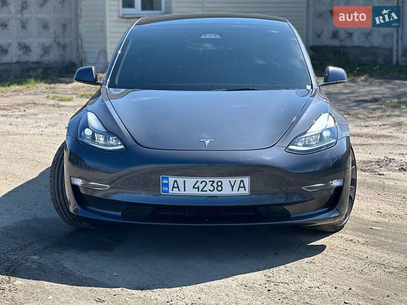 Седан Tesla Model 3 2023 в Фастове