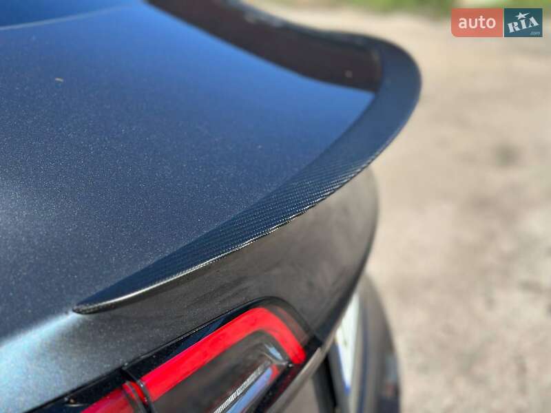Седан Tesla Model 3 2023 в Фастове