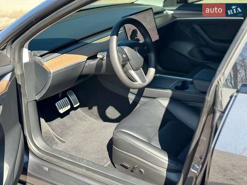 Седан Tesla Model 3 2023 в Фастове