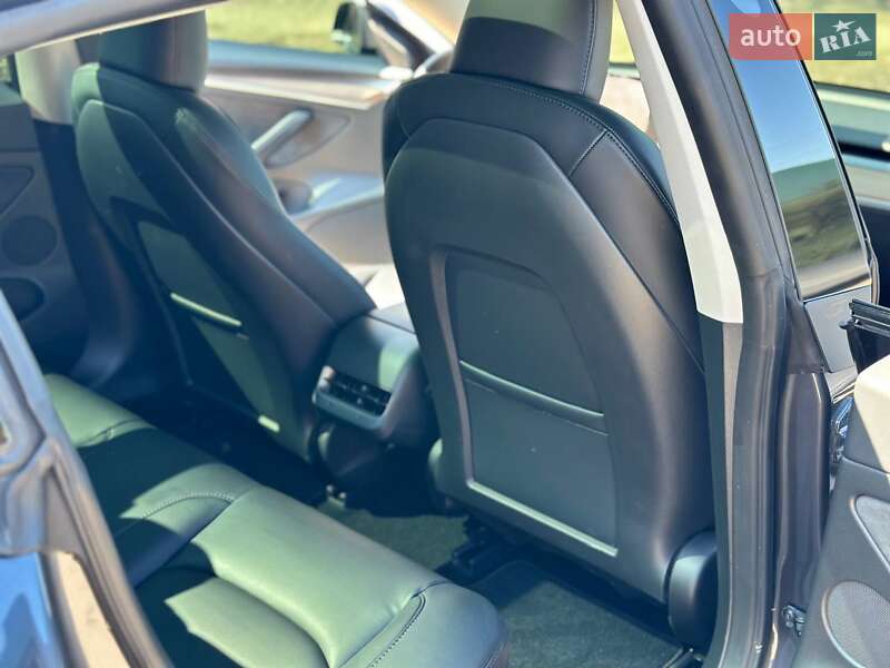 Седан Tesla Model 3 2023 в Фастове