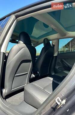 Седан Tesla Model 3 2023 в Фастове