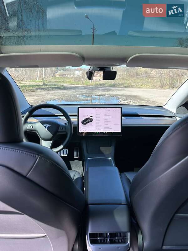 Седан Tesla Model 3 2023 в Фастове