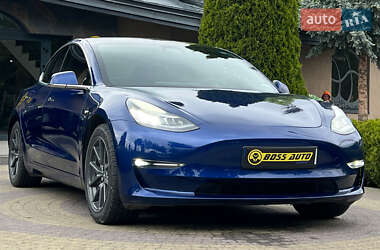 Tesla Model 3  2020