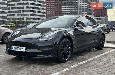 Tesla Model 3  2020