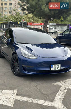 Tesla Model 3  2022