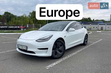 Tesla Model 3  2019