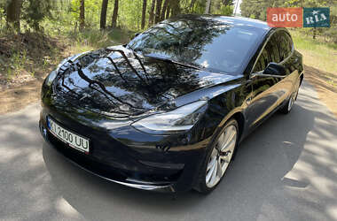 Tesla Model 3  2019