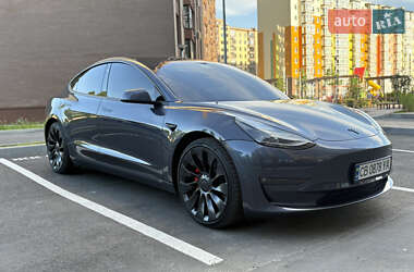 Tesla Model 3  2022