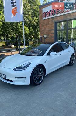 Tesla Model 3  2020