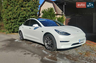 Tesla Model 3  2018