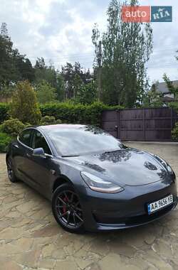 Tesla Model 3  2018