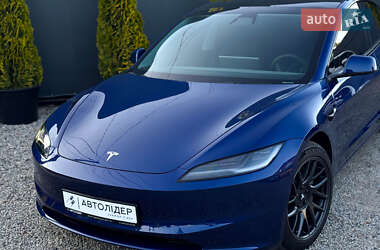 Tesla Model 3  2024