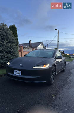 Tesla Model 3  2024
