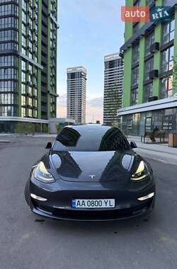 Tesla Model 3  2021