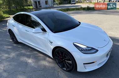 Tesla Model 3  2019