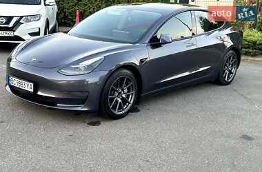 Tesla Model 3  2021