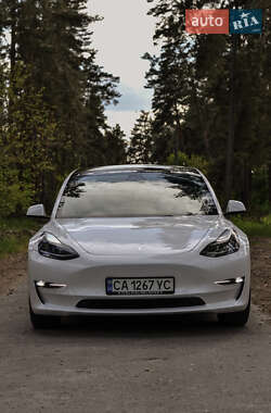 Седан Tesla Model 3 2021 в Черкассах
