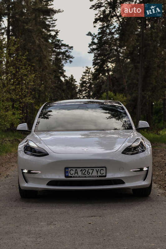 Седан Tesla Model 3 2021 в Черкассах