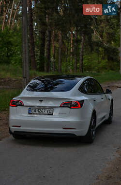 Седан Tesla Model 3 2021 в Черкассах