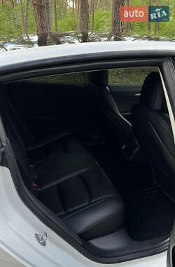Седан Tesla Model 3 2021 в Черкассах