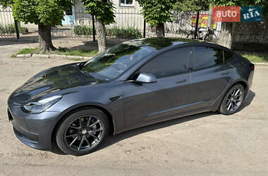 Tesla Model 3  2022