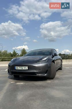 Tesla Model 3  2022