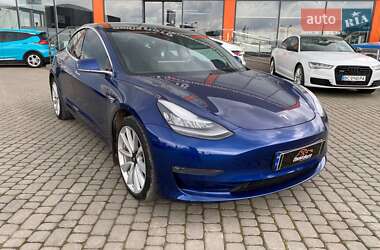 Tesla Model 3  2020