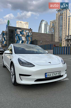 Tesla Model 3  2021