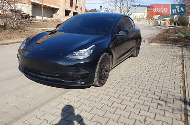 Tesla Model 3  2020