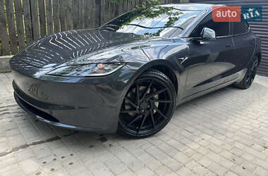 Седан Tesla Model 3 2024 в Черноморске