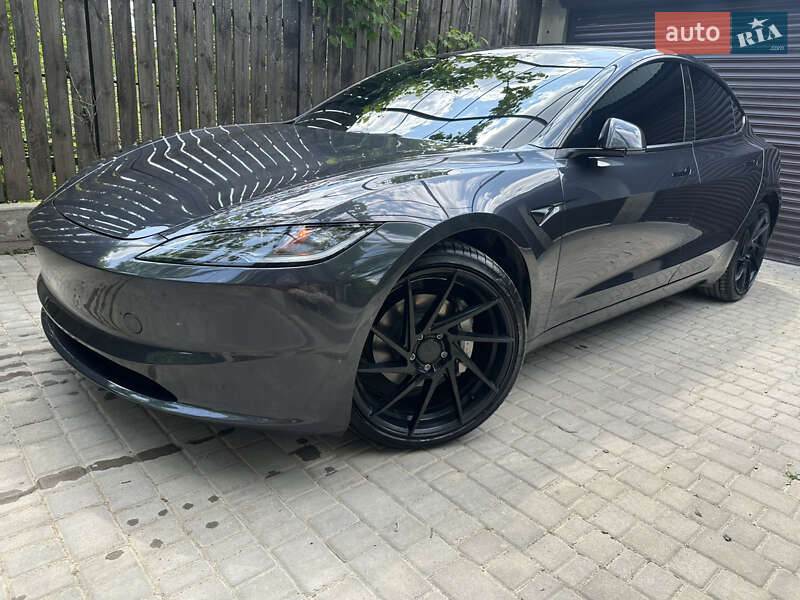 Седан Tesla Model 3 2024 в Черноморске