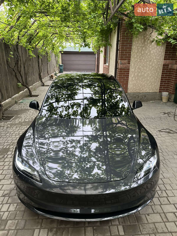 Седан Tesla Model 3 2024 в Черноморске