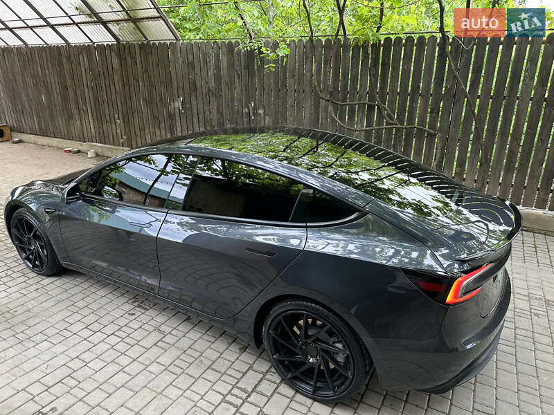 Седан Tesla Model 3 2024 в Черноморске