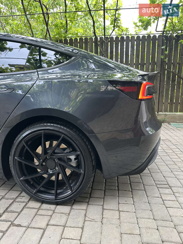 Седан Tesla Model 3 2024 в Черноморске
