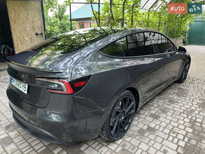 Седан Tesla Model 3 2024 в Черноморске
