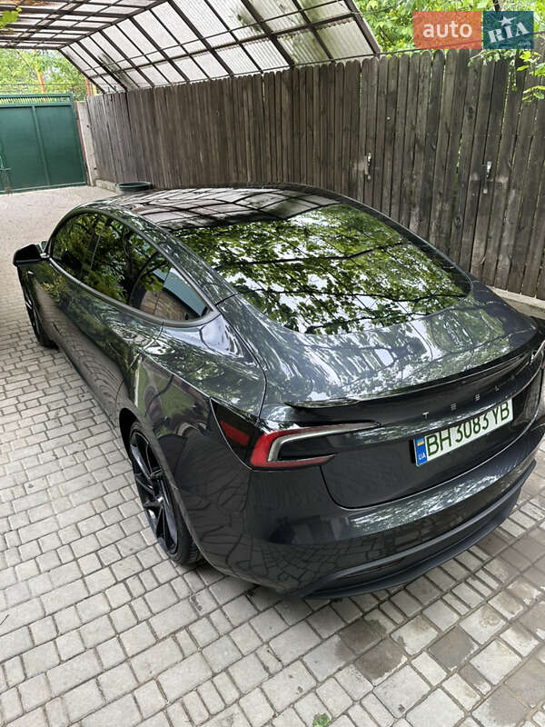 Седан Tesla Model 3 2024 в Черноморске