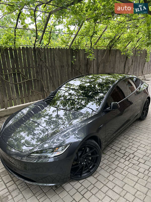 Седан Tesla Model 3 2024 в Черноморске