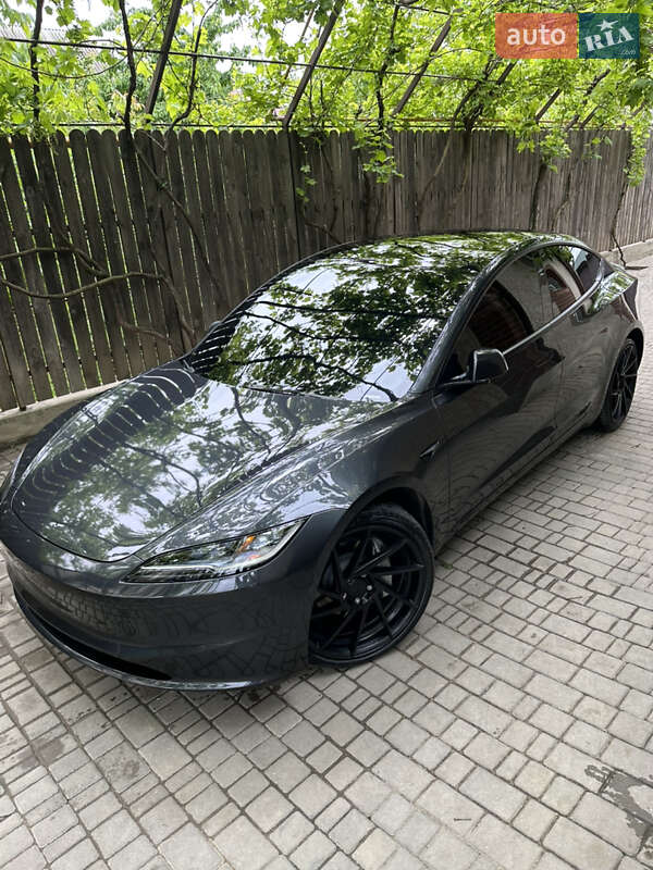 Седан Tesla Model 3 2024 в Черноморске