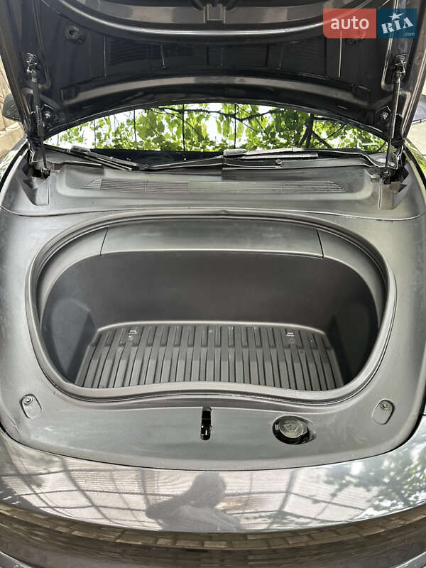 Седан Tesla Model 3 2024 в Черноморске